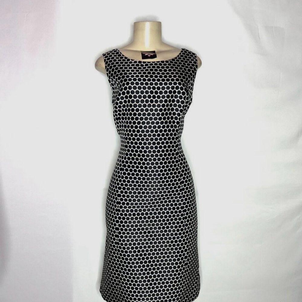 Due’ Per Due’ Veste’ Elegant Black and White Polka Dot Dress